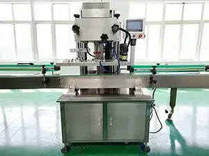 Automatische 4-Rad-Verschließmaschine