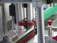 Automatische 4-Rad-Verschließmaschine