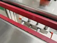 Automatische Schnappverschließmaschine